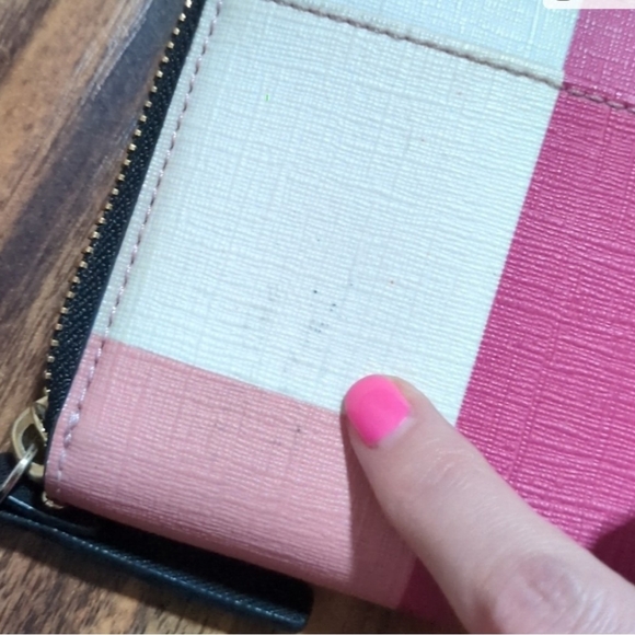 Kate Spade GUC colorblock Pinks White Black Zip Around Wallet Storybook Lining - Picture 11 of 11